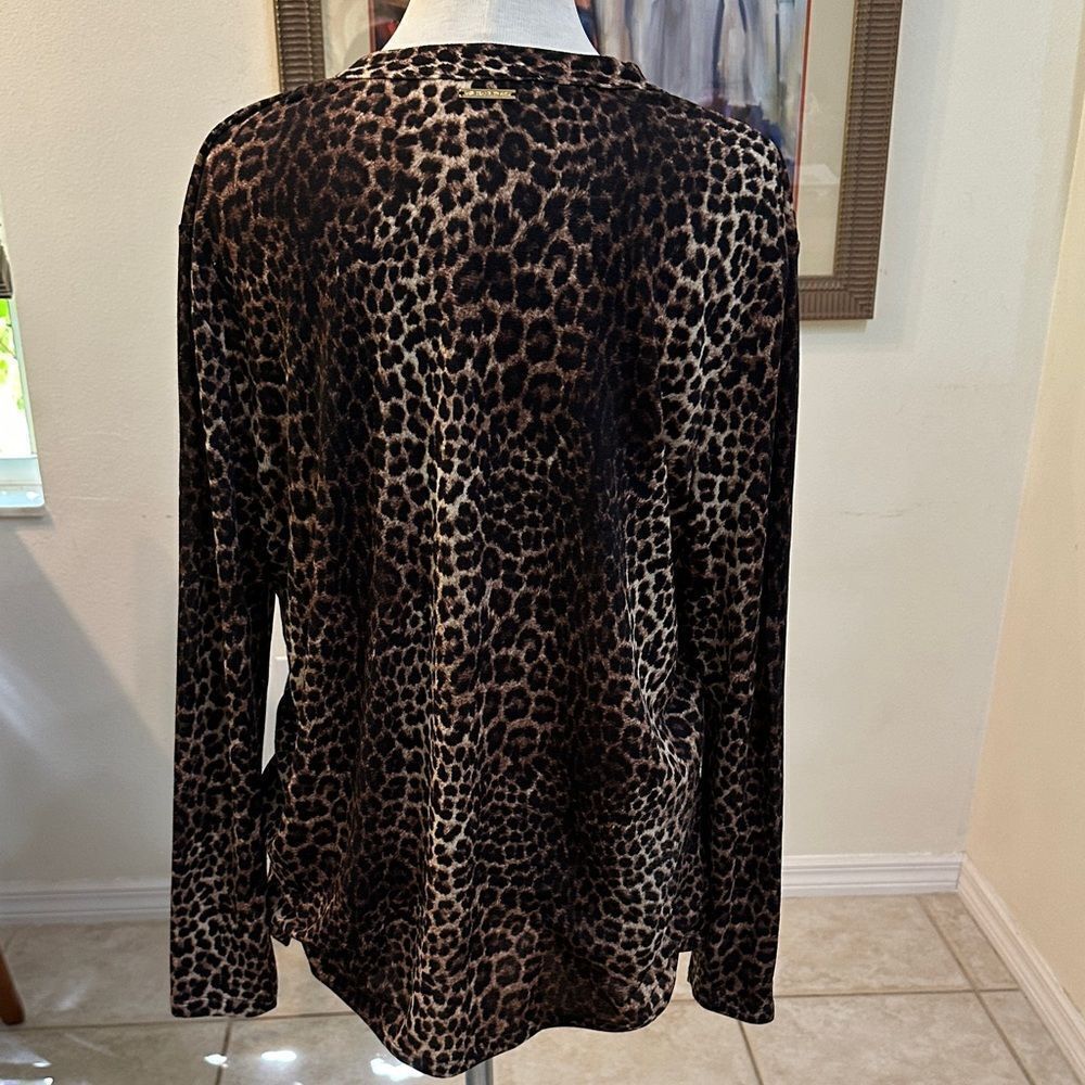 Michael Kors Leopard Print Button Down Cardigan w/Gold Buttons Size Medium - Picture 10 of 12